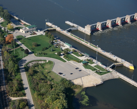 Mississippi River Lock and Dam 7
